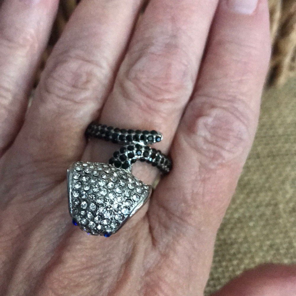 3D Snake  Ring Austrian Crystal & Stainless Steel - Picture 5 of 6